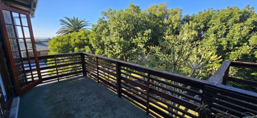 5 Bedroom Property for Sale in Franskraal Western Cape